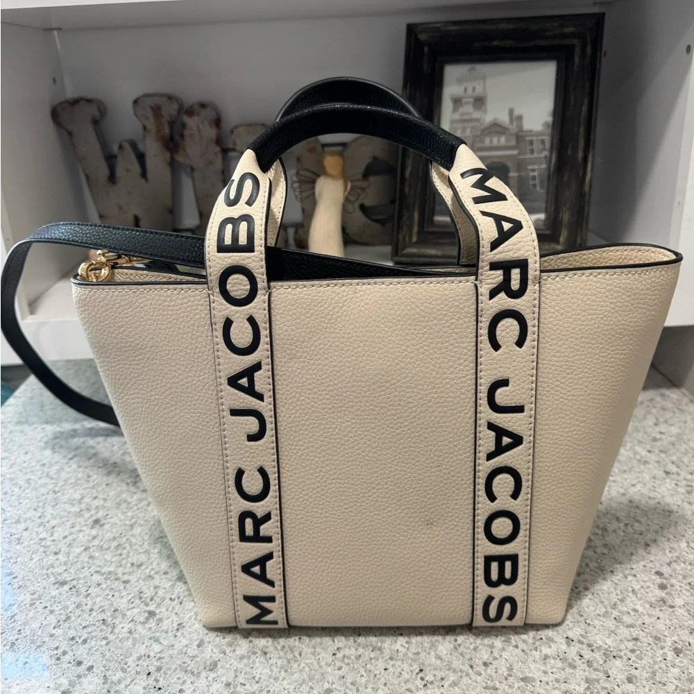 Marc Jacobs Small Leather Tote - Picture 2 of 13